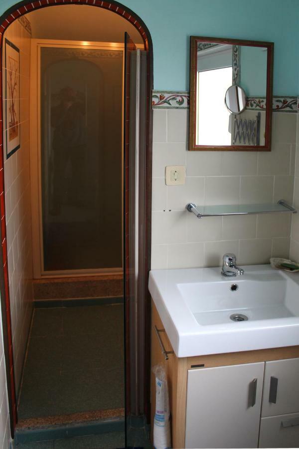 Casa Gwendoline - Albergue / Hostel / Al - Caminho Da Costa วีลาโนวา เด เซอร์เวย์รา ภายนอก รูปภาพ